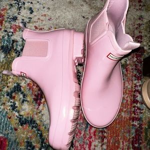 Like new Hunter baby pink Chelsea style short rain boots 6.5 ladies womens